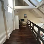 Bel Air - Modern Renovated Duplex With Unique View T33 Apartment *