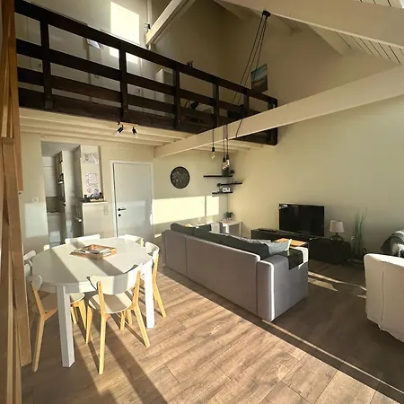 Bel Air - Modern Renovated Duplex With Unique View T33 Apartment *