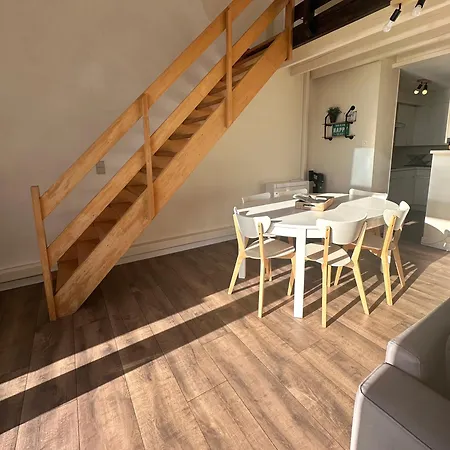 Bel Air - Modern Renovated Duplex With Unique View T33 Apartment